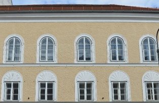 Se caută chiriaşi pentru casa natală a lui Hitler!