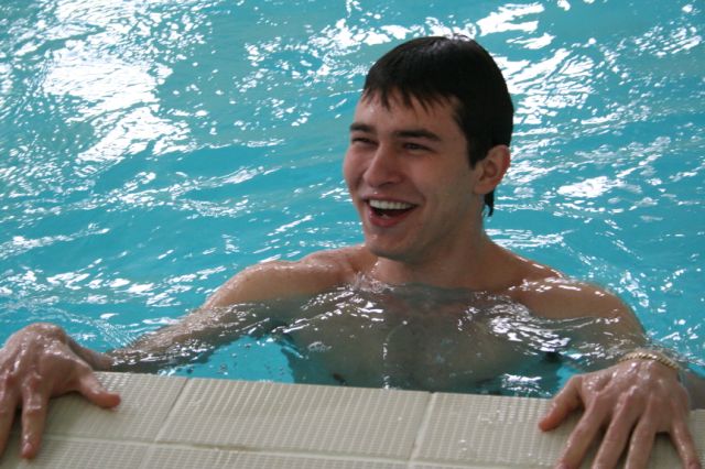 Finalistii Megastar s-au intrecut la piscina