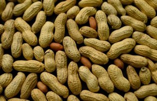 Beneficiile consumului de arahide