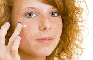 Vitaminele care previn ridurile, uscarea pielii si petele maronii