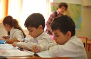 Evaluare Nationala 2015. Elevii de clasa a patra vor da maine examenul la matematica