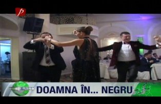 Doamna în... negru