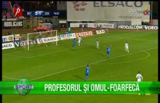 Profesorul şi omul-foarfecă