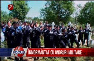 Inmormantat cu onoruri militare