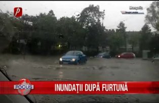 Inundaţii după furtună in sud-estul tării
