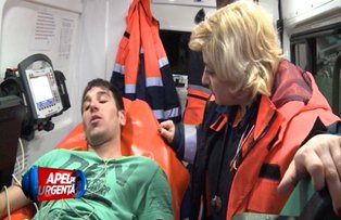 VIDEO / Accident sau tentativa de suicid? A baut apa cu detergent si a ajuns pe mana doctorilor de la Urgenta