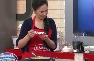 VIDEO / Carmen de la "Mama mea gateste mai bine", dezamagita de preparatul ei: "Cand am gustat mi-am pus mainile in cap"