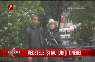 Vedetele isi iau iubiti tinerei