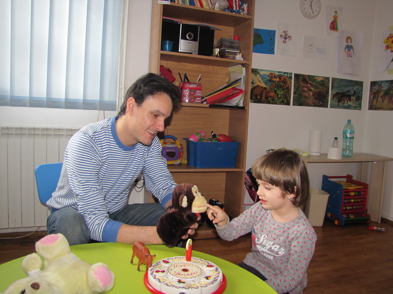 Mondenul Angel Popescu sustine cauza copiilor cu autism