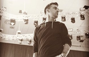 Cornel Ilie, de la Vunk, îşi caută jumătatea? "Am văzut-o pe EA. Nu ştiu cum o cheamă. Mă ajutaţi să o găsim?"
