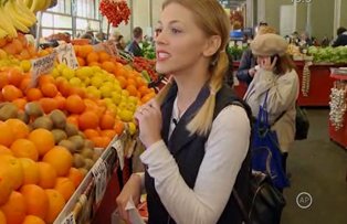 VIDEO / Horia Virlan, amuzat de look-ul Andreei Ibacka. Cum a mers actrita la piata: "Zici ca e Heidi"