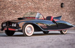 Batmobilul lui Batman din 1963 a fost vândut la licitaţie pentru 137.000 de dolari
