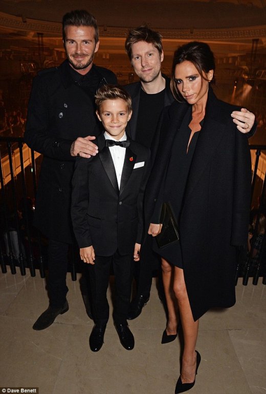 David Beckham, surclasat de fiul său Romeo în topul celor mai eleganţi bărbaţi din lume