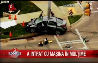 A intrat cu masina in multime
