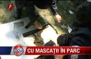 Cu mascatii in parc