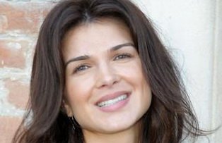 Monica Bârlădeanu a dat actoria pe bijuterii?