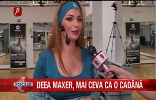 Deea Maxer da din buric mai ceva ca o cadana