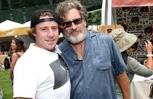 O poveste de viata mai ceva ca-n filme. Actorul Paul Michael Glaser si-a pierdut sotia si una dintre fiice intr-un mod cumplit