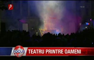 Teatru printre oameni