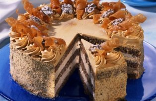 Tort cu cremă caramel