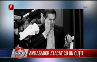 Ambasador atacat cu lama