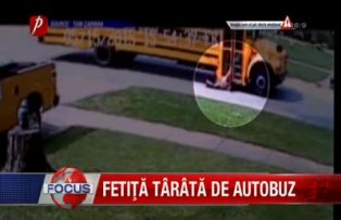 Fetita tarata de autobuz