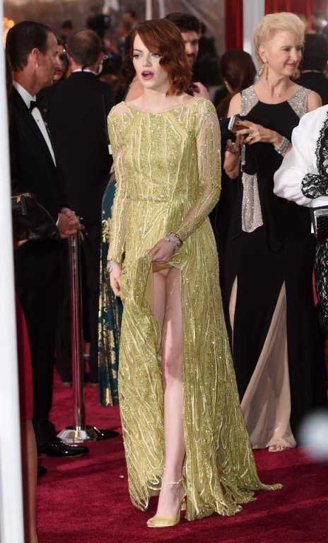 OSCAR 2015. A gafat pe covorul rosu la decernarea premiilor de seara trecuta. Emma Stone si-a aratat lenjerie intima