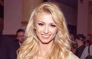 Andreea Bălan a vrut să-şi taie venele pentru Keo. Cine a dat-o de gol pe cantareata