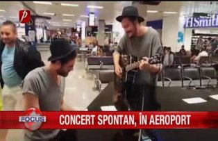 Mihail , concert spontan în aeroport