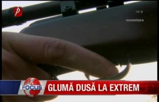 Gluma dusa la extrem
