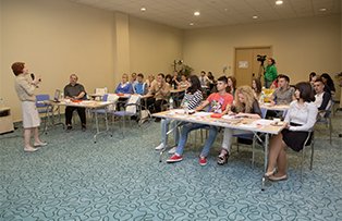 Asociaţia React promovează egalitatea de şanse a femeilor în domeniul tehnologiei