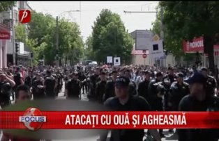Atacaţi cu ouă şi agheasmă