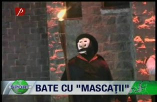Bate cu "mascaţii"