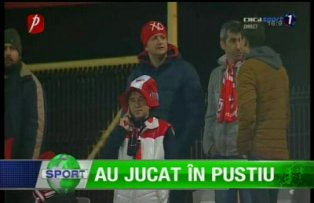 Au jucat în pustiu