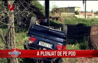 A plonjat de pe pod