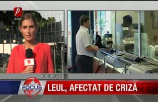 Leul afectat de criza