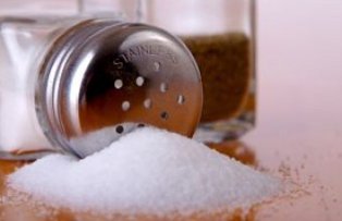 Semne ca mananci prea multa sare