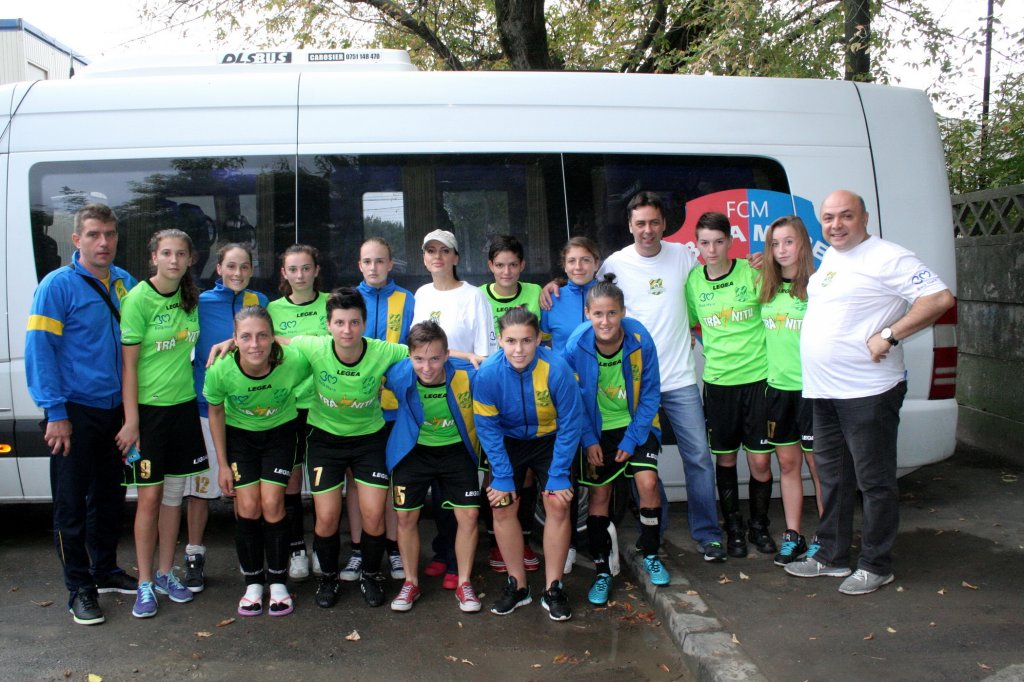 Trasnitii de la Prima TV, sponsori pentru o echipa de fotbal feminin