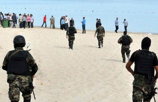 Atac terorist in Tunisia. Cel putin 27 de oameni au murit
