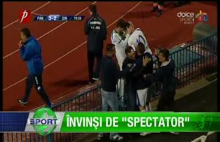 Învinşi de "spectator"