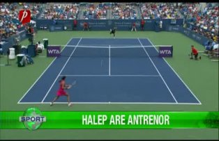 Halep are antrenor