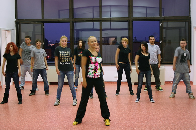 Oana Ionita de la Prima TV a inaugurat Dance Planet Gym