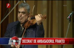 Decorat de ambasadorul Frantei