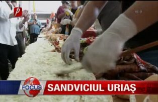 Sandviciul uriaş