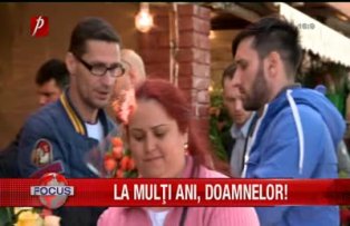 La multi ani, doamnelor!