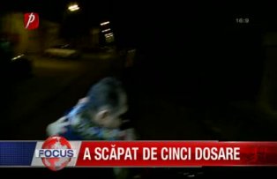 A scapat de 5 dosare