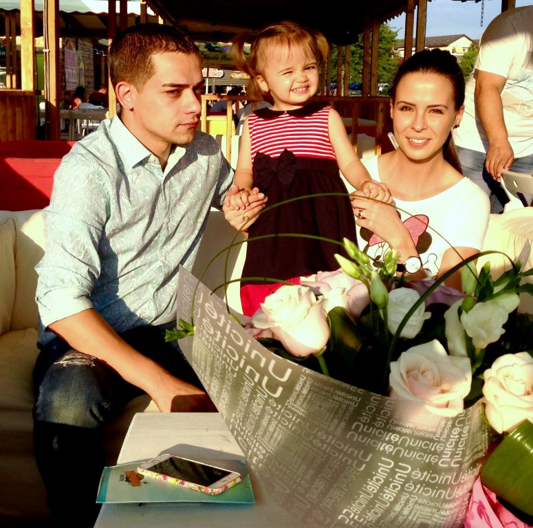 La aniversarea celor doi anisori, fiica prezentatoarei Prima TV, Livia Graur, a primit cadou cercei cu diamante