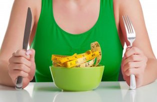 De maine incepi o dieta noua? Uite cat o poti tine fara riscuri