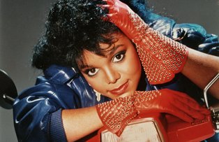 Muzica anilor `80: Janet Jackson, în umbra marelui rege!