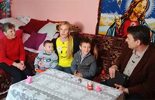 Drepturile copiilor romani nascuti in strainatate, lasate in asteptare de statul roman